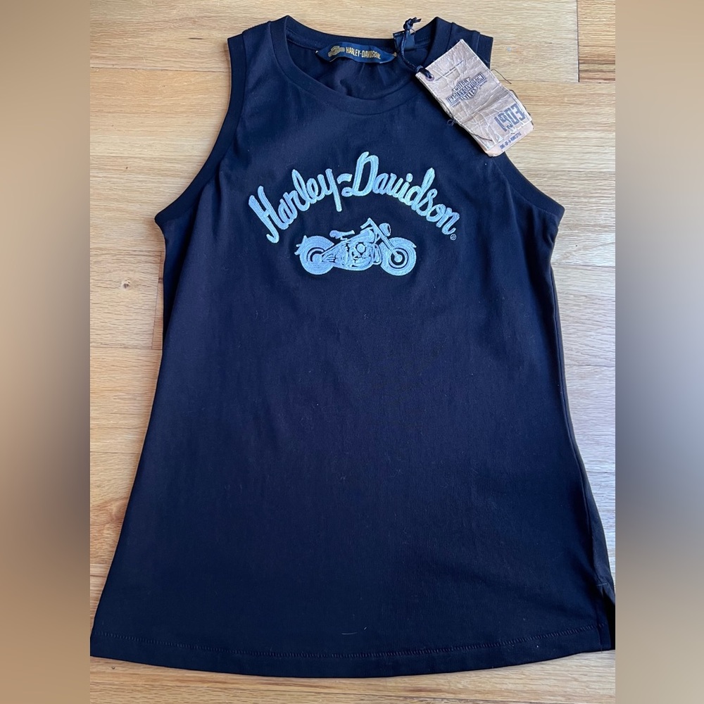Women’s embroidered HD sleeveless t-shirt/tank top size small 100% cotton NWT